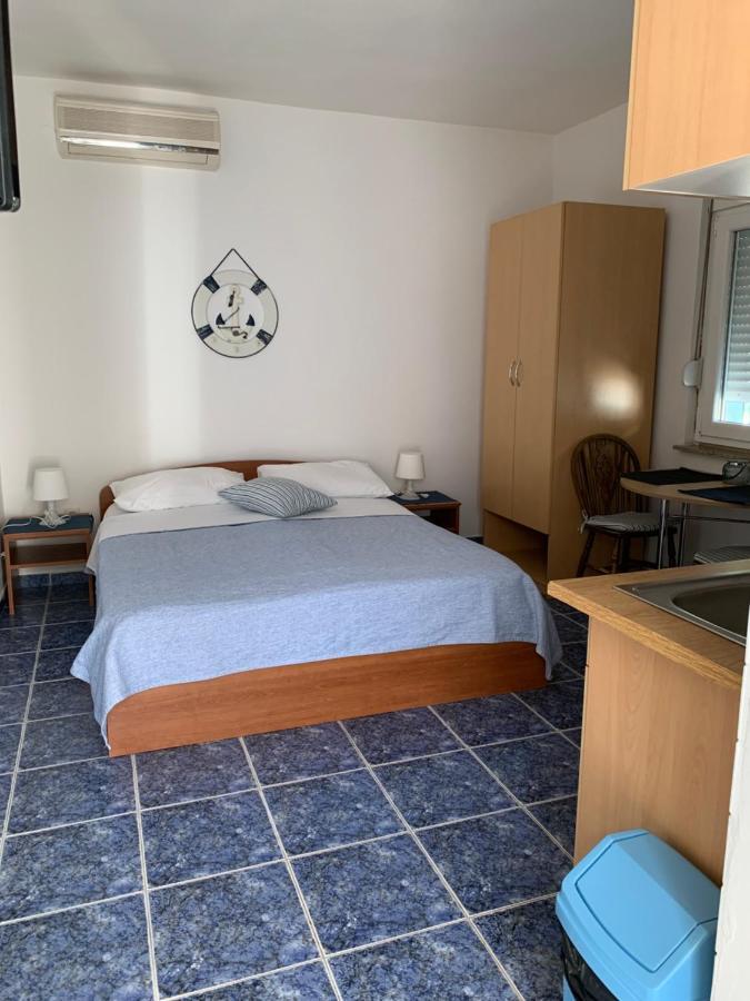 Apartmani Antonela Seline Exterior photo